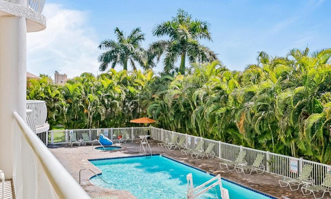 Treasure Island Hotel | Crystal Palms 307