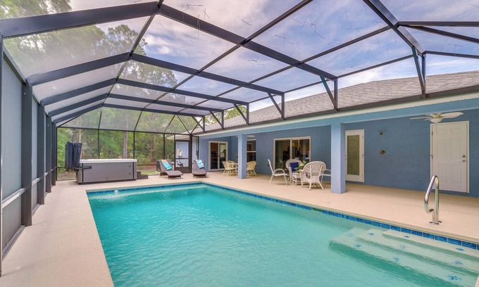Crystal River House | Crystal River Home w/Lanai + Hot Tub