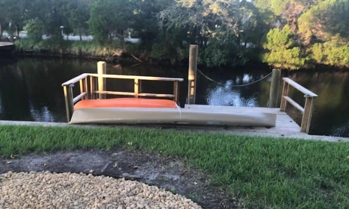 Dixie Shores Condo | Crystal River Waterfront Villa in The Islands