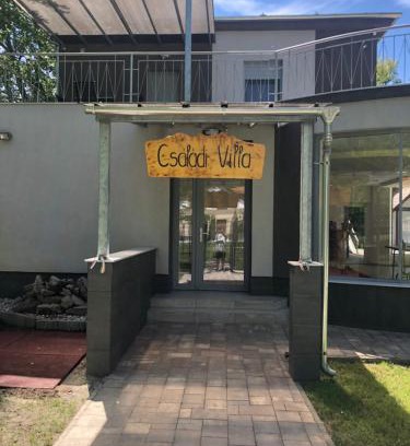 Balatonszemes Apartment | Családi Villa