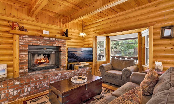 Eagle Mountain Estates Cabin | Cub's Cabin/Charming 3-Bedroom Log Cabin Near Big Bear Lake