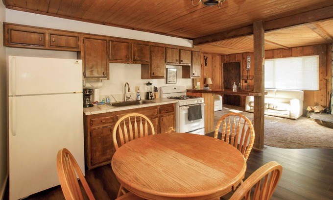Sugarloaf Cabin | Cubs Nest