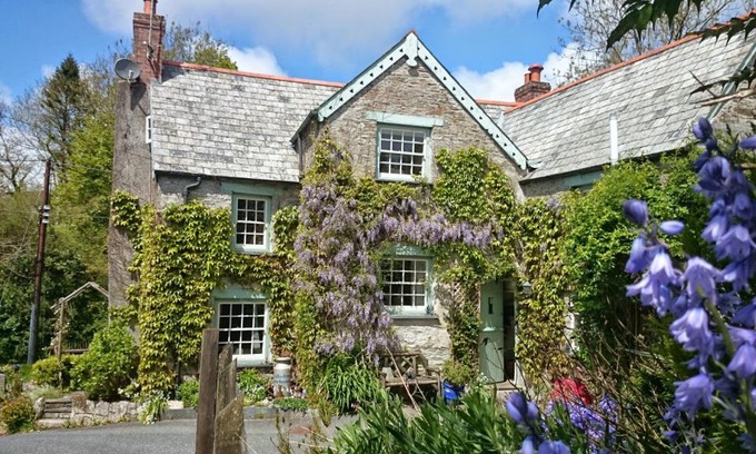 Camelford House | Culloden Farmhouse