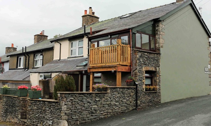 Tebay House | Cumbrian cottage, sleeps 6, in convenient location