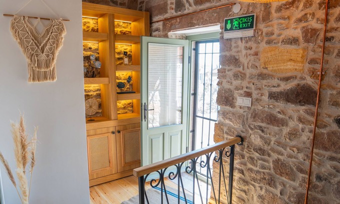 Ayvalik Hotel | Cundalis1893