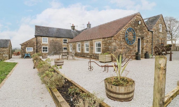 Longnor House | Curlew Cottage