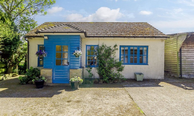 Hexham Cottage | CURLEW COTTAGE, pet friendly, with a garden in Haydon Bridge