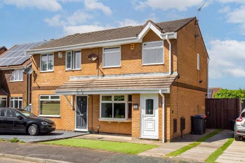 Thornton-Cleveleys House | Curlew Stays - Semi Detached Home - Pet Friendly