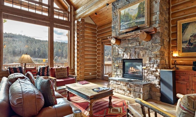 Victor Cabin | Cushman Cabin enjoys Bronze Buffalo Ranch at Teton Springs amenity access