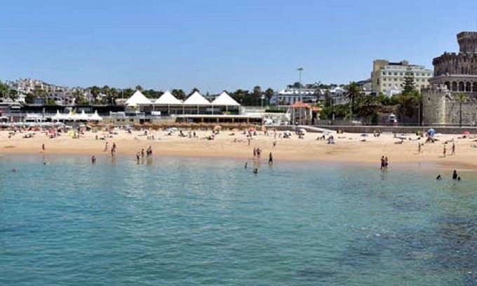 Estoril Apartment | Cushy Apartment with garden in Estoril
