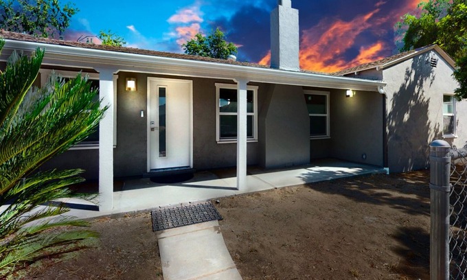 Ramona House | Custom Getaway in Ramona