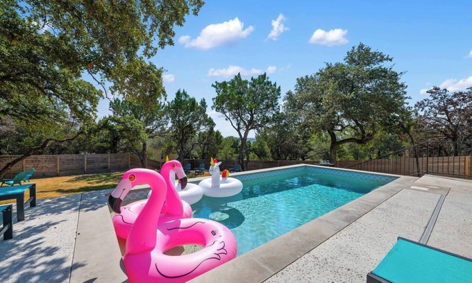 Edgewater Beach House | Custom Home Near Lake Travis w/Pool, Hot tub, fire pit, grill, games room and putting area