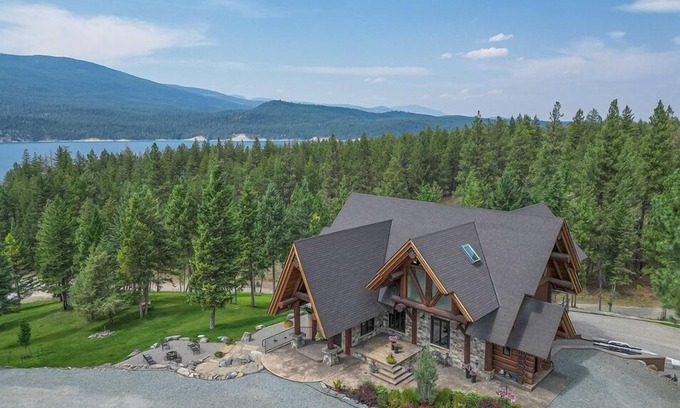 Rexford Cabin | Custom Log Home at Lake Koocanusa