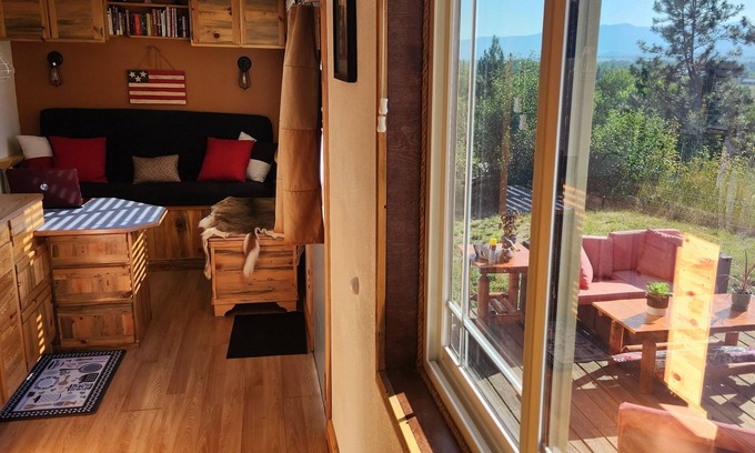 Grantsdale Cabin | Custom tiny house with an awesome view.nClose to Hamilton and Darby