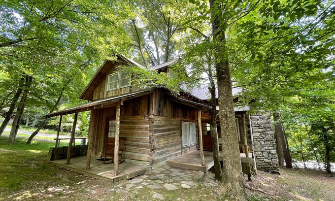 Cherokee Cabin | Customer Appreciation Year! See Discount information in Ad