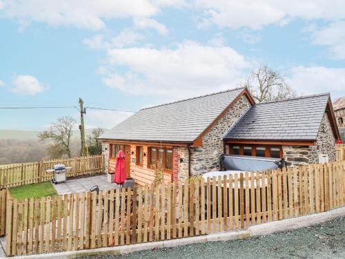 Oswestry House | Cut Moch, Plas Moelfre Hall Barns