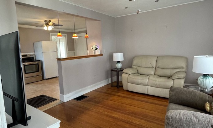 Bedford House | Cute 1 Bedroom home with pool, in season, off street parking and fenced yard.