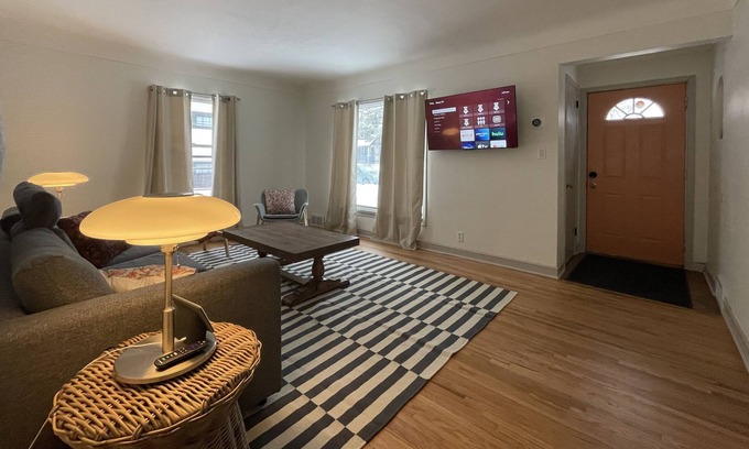 Merriam Park West House | Cute 2 bedroom/1 bath vacation getaway w/laundry