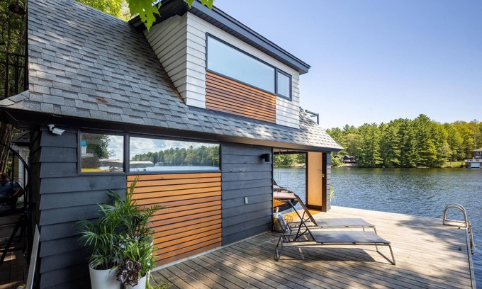 Gravenhurst Cottage | Cute 3+1 bed, 1bath, newly renovated cottage, Lake Muskoka, Sauna, Boathouse!