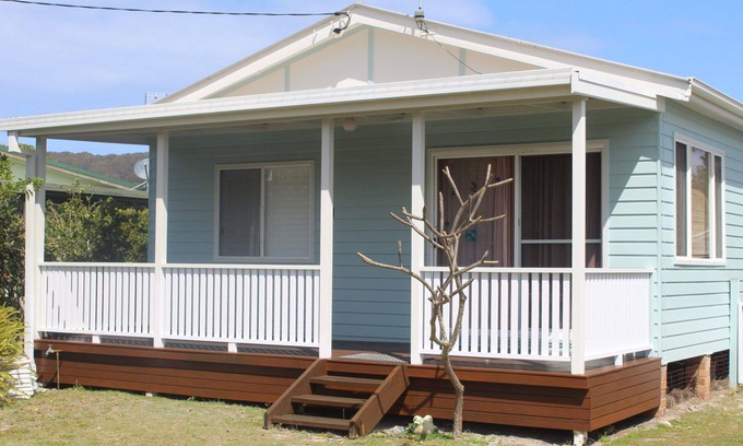 Hat Head Cottage | Cute 3 bedroom cottage a short stroll to the beaches, creek and club.