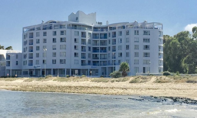 Strand Hotel | Cute and Cozy Beachfront Apartment