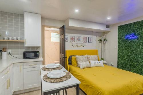 Northeast Orlando Apartment | CUTE and COZY studio w/ jacuzzi!
