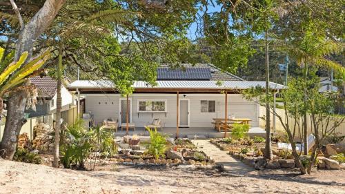 Noraville House | Cute Beach Cottage - Absolute Beach Front