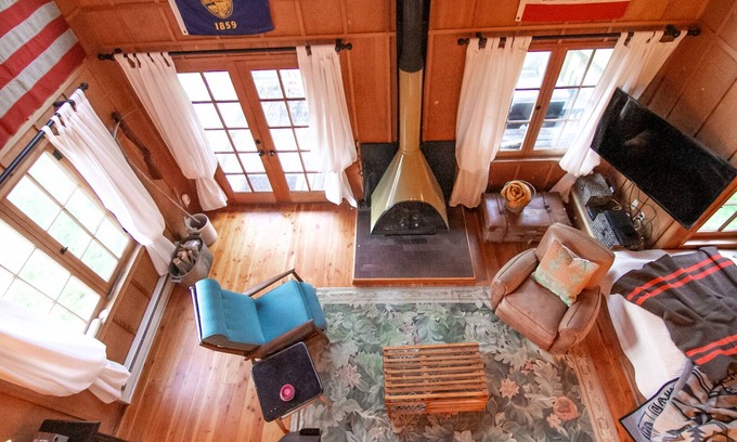 Yachats House | Cute Cabin in Yachats! Short walk to rivers' edge!