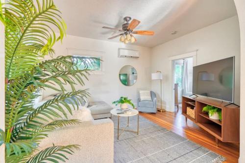 King House | Cute & Comfortable Portland Home with 91 WalkScore