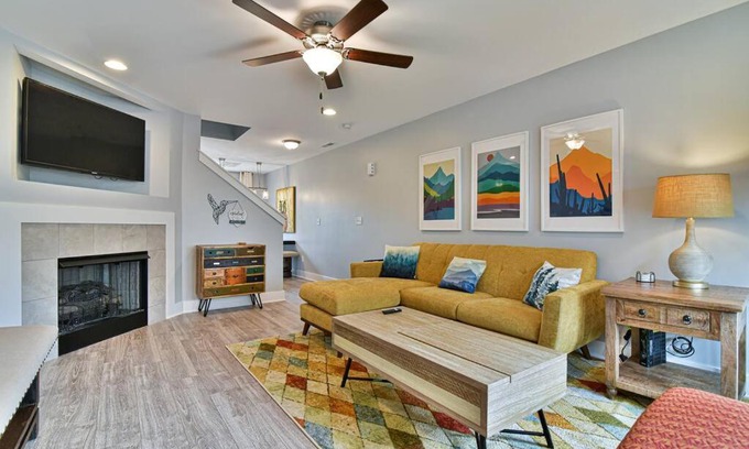 Candler House | Cute & Comfy Condo ~ 9 miles to DTWN Asheville
