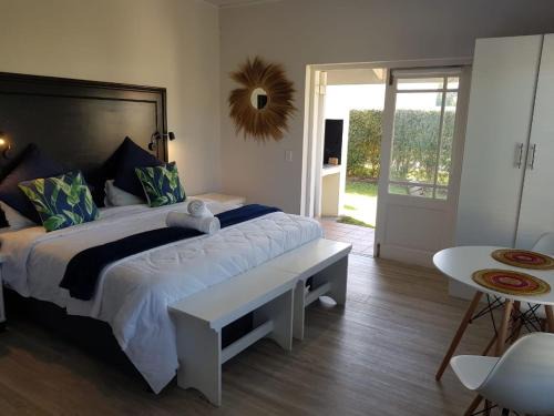 Keurboomstrand Apartment | Cute condo with garden and BBQ