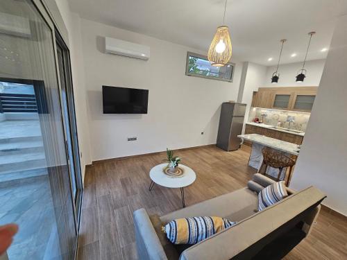 Oropos Apartment | Cute Corner