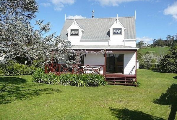 Cooks Beach House | Cute Cottage - Cooks Beach Bach
