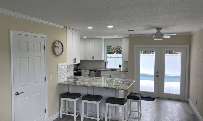 Vero Beach Cottage | Cute Cottage with pool, 7 minutes 2.1 miles to Vero's Best Beach, Pet Freindly