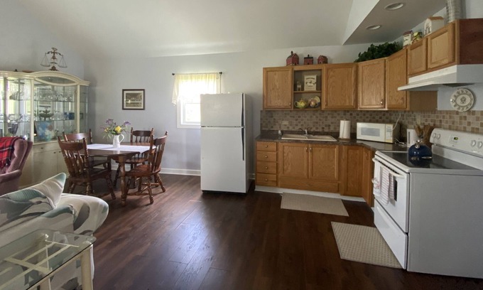 Bangor Other | Cute farm house 15 minutes from the beach