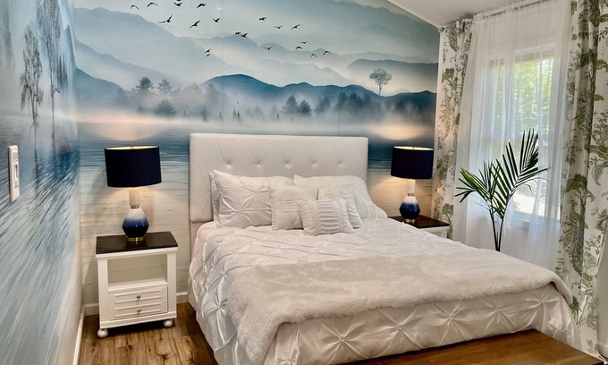 Brevard Cottage | CUTE LITTLE COTTAGE NEAR DOWNTOWN BREVARD