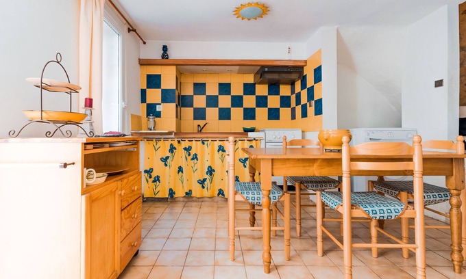 Saint-Thibery House | Cute little house in the heart of southern town, 10min from the beaches
