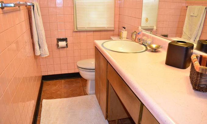 Detroit House | Cute Malvern Hill 3bd/1.5 ba Bungalow, Sleeps 8