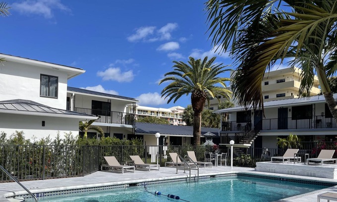 Deerfield Beach Resort | Cute Studio in a Beautiful Resort Steps from the Beach