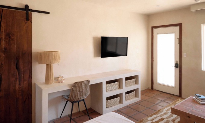 Imperial Beach Hotel | Cute Studio steps to beach