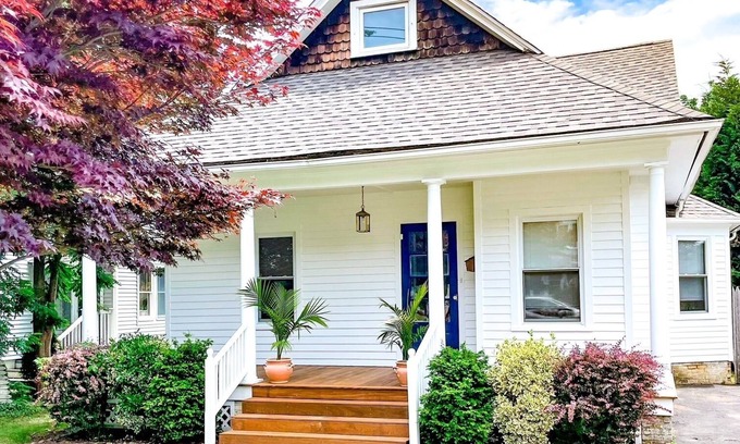 Avon House | Cutest Beach House