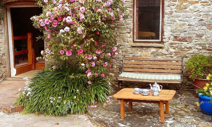 Totnes Cottage | CUTTRYE OLD DAIRY, character holiday cottage in East Allington