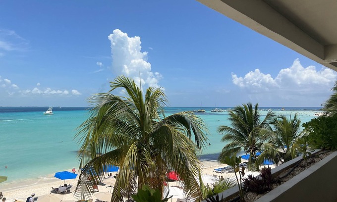 Centro - Supmza 001 Hotel | Cuxos Hotel Beachfront