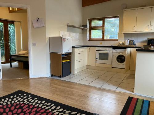 Rugby Apartment | CV225AA 1 Bedroom-Near Rugby School-Ground Floor-WiFi-Self Check In