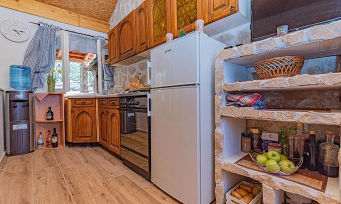 Lozovac Apartment | Cvit od kamena