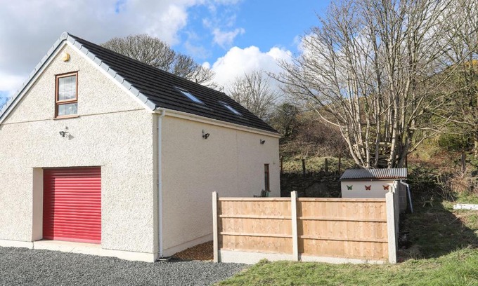 Llangefni House | Cwt Ci