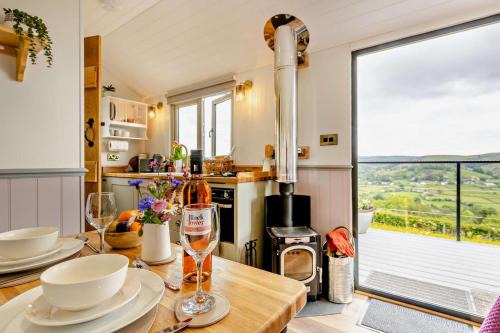 Llanfair Caereinion House | Cwt Eithin