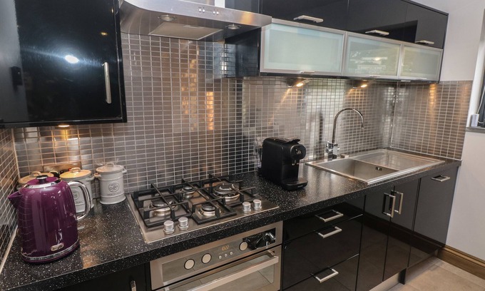 Wiseman's Bridge Cottage | CWTCH APARTMENT - PEN COED, romantic, with a garden in Saundersfoot