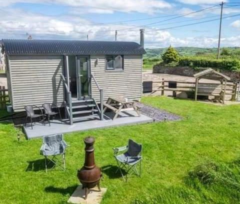 Rhyd-y-foel Other | Cwtch Winnie Shepherd's Hut- Pen Cefn Farm Holiday