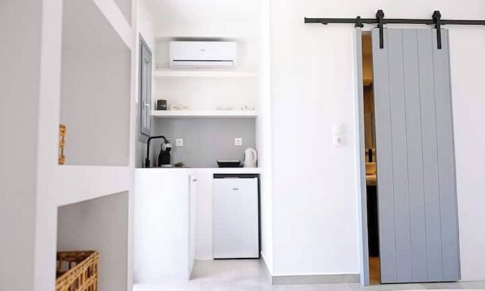 Kanala House | Cycladic Nest in Dryopidann